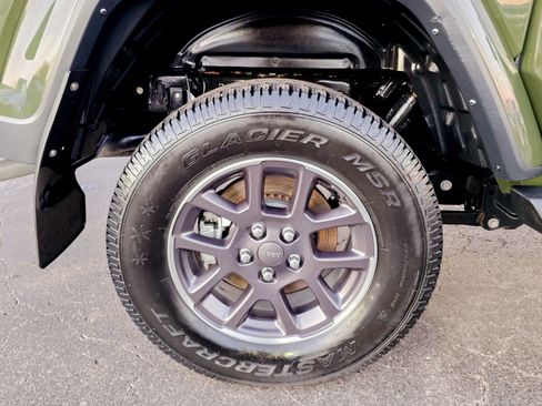 Used 2021 Jeep Gladiator Overland w/ Cold Weather Group image 21