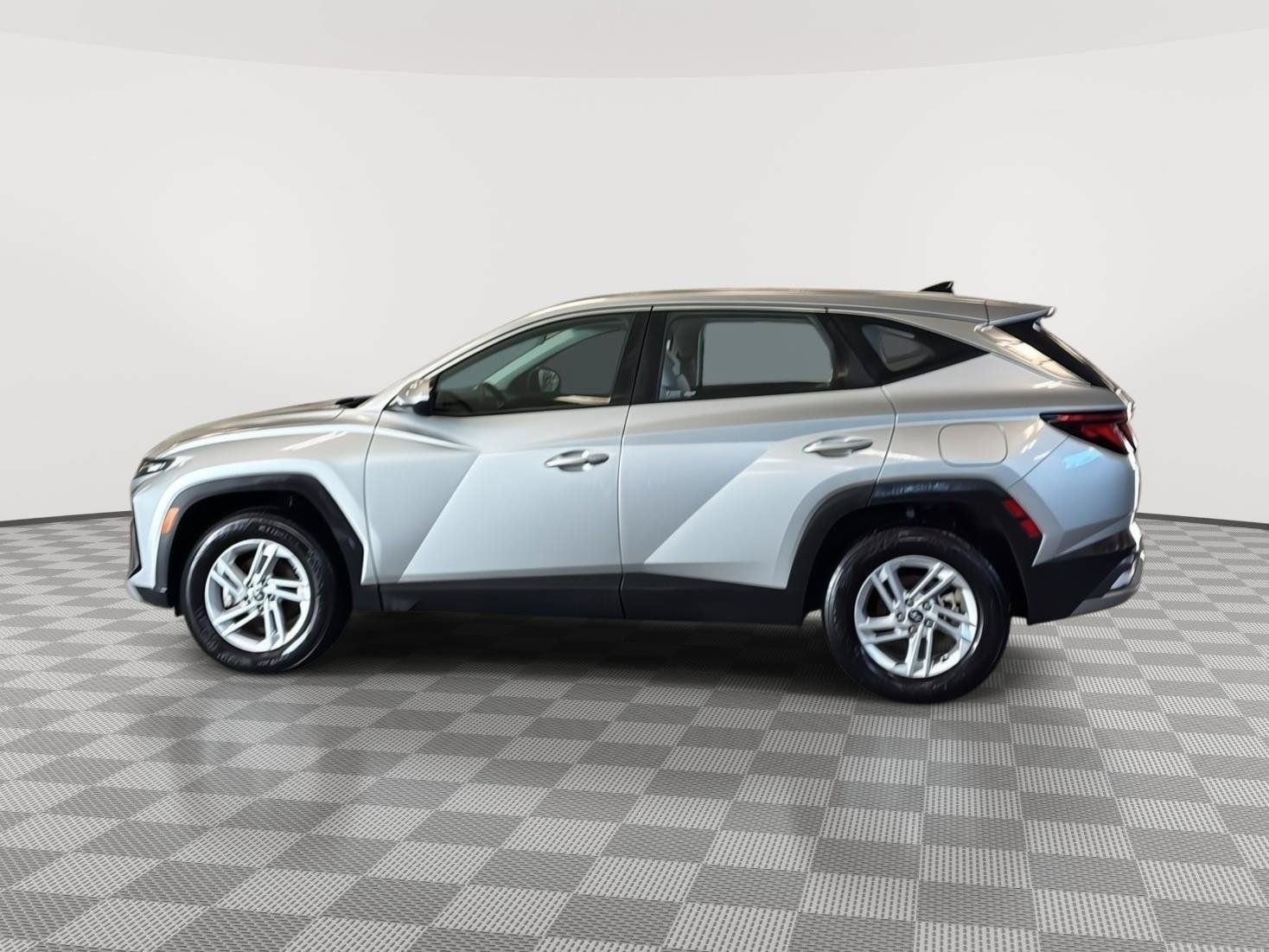 Used 2025 Hyundai Tucson SE AWD/4WD image 8