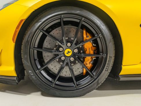 Used 2022 Ferrari 812 GTS RWD image 22