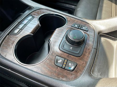 Used 2023 GMC Acadia Denali image 21