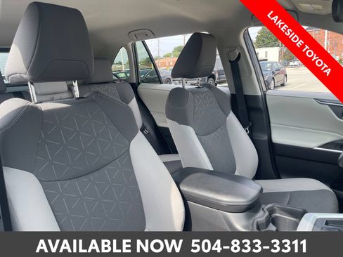 Used 2020 Toyota RAV4 XLE FWD image 14