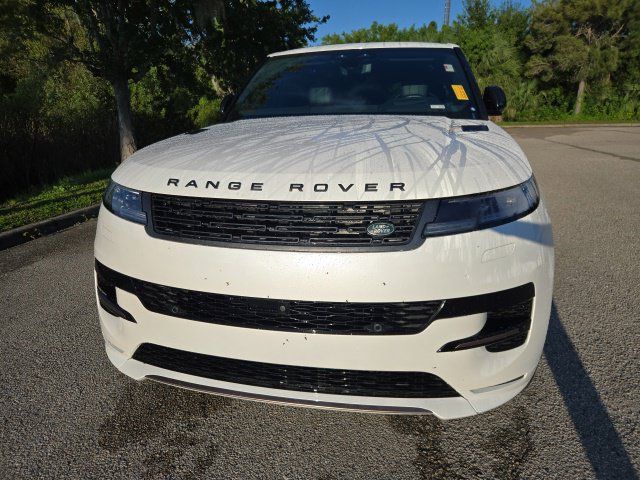 Used 2025 Land Rover Range Rover Sport Dynamic SE AWD/4WD image 8