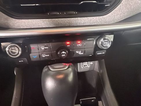 Used 2022 Jeep Compass Latitude AWD/4WD image 22