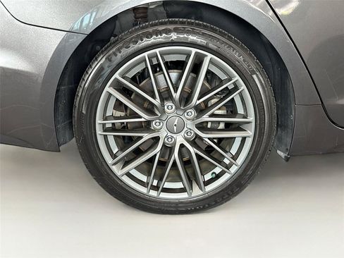 Used 2019 Genesis G70 2.0T Advanced w/ Elite Package RWD image 36