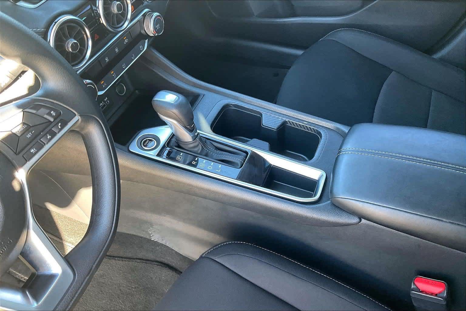 Used 2025 Nissan Sentra SV FWD image 14