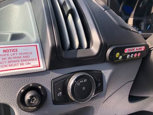 Used 2017 Ford Transit 350 XL image 9