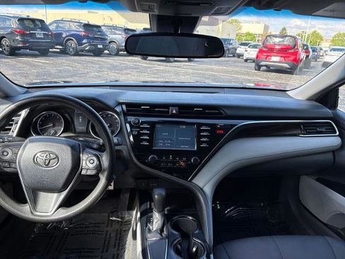 Used 2018 Toyota Camry LE FWD image 12