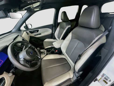 Used 2025 Subaru Forester Limited AWD/4WD image 13