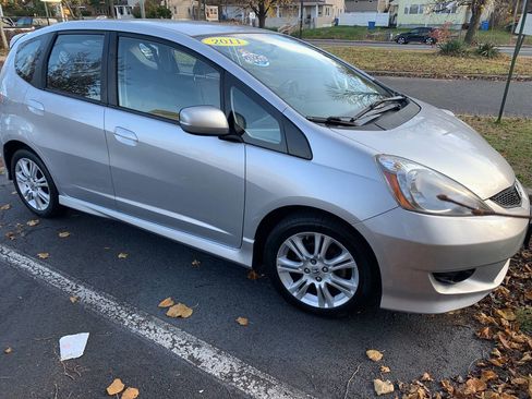 Used 2011 Honda Fit Sport image 1