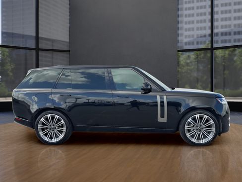 Used 2024 Land Rover Range Rover Long Wheelbase SE AWD/4WD image 4