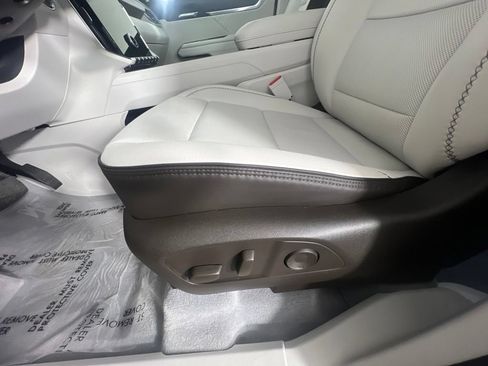 Used 2024 GMC Acadia Denali AWD/4WD image 35