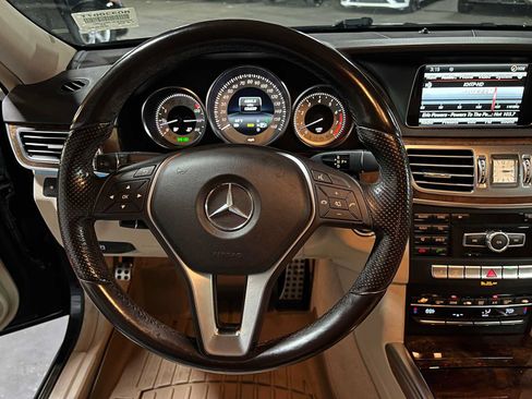 Used 2014 Mercedes-Benz E 350 4MATIC Sedan image 28