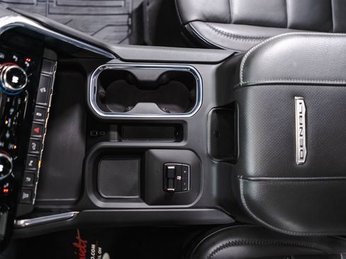 Used 2024 GMC Sierra 2500 Denali w/ Denali Reserve Package image 17