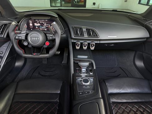 Used 2017 Audi R8 V10 w/ Carbon Exterior Package AWD/4WD image 39