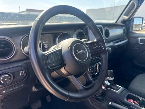 Used 2023 Jeep Wrangler Unlimited w/ Cold Weather Group AWD/4WD image 10