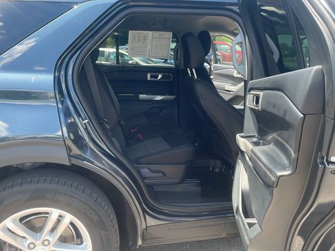 Used 2024 Ford Explorer XLT AWD/4WD image 25