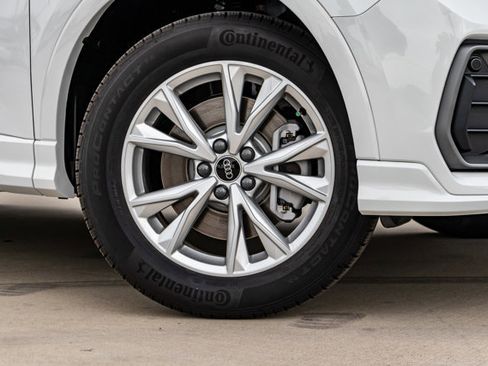 Certified 2025 Audi Q3 2.0T Premium image 3