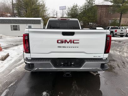 New 2026 GMC Sierra 3500 SLE w/ Preferred Package