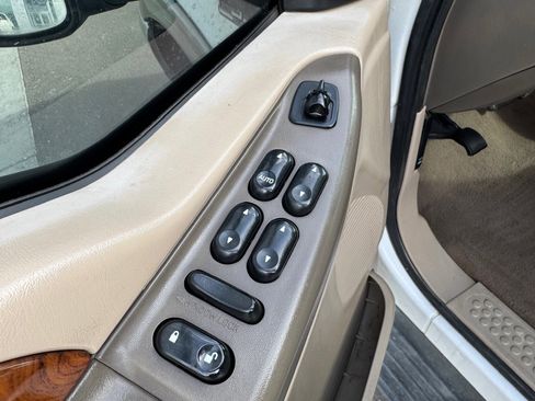 Used 2002 Ford F350 Lariat image 10