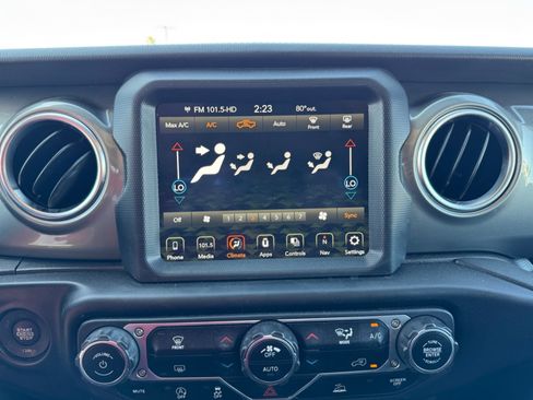 Used 2021 Jeep Gladiator Overland AWD/4WD image 2