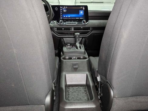 Used 2023 Chevrolet Colorado W/T RWD image 20