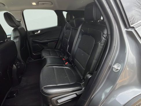 Used 2022 Ford Escape SEL w/ Technology Package image 17