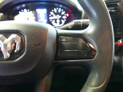 Used 2023 RAM ProMaster 2500 FWD image 9