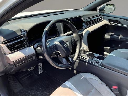 Used 2025 Toyota Camry SE w/ Convenience Package AWD/4WD image 14