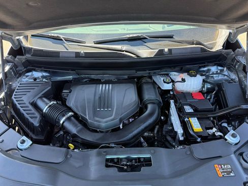 Used 2025 Chevrolet Traverse LT image 42