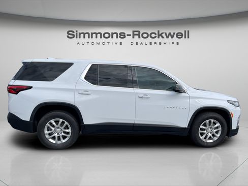 Used 2023 Chevrolet Traverse LS AWD/4WD image 6