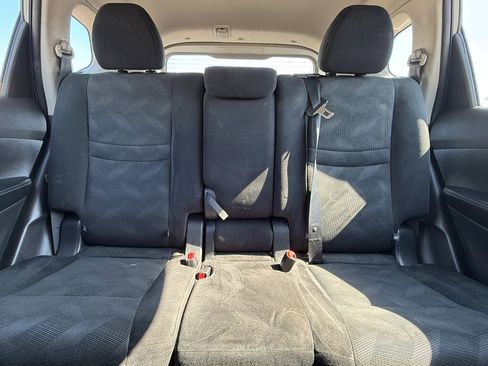 Used 2016 Nissan Rogue SV FWD image 26