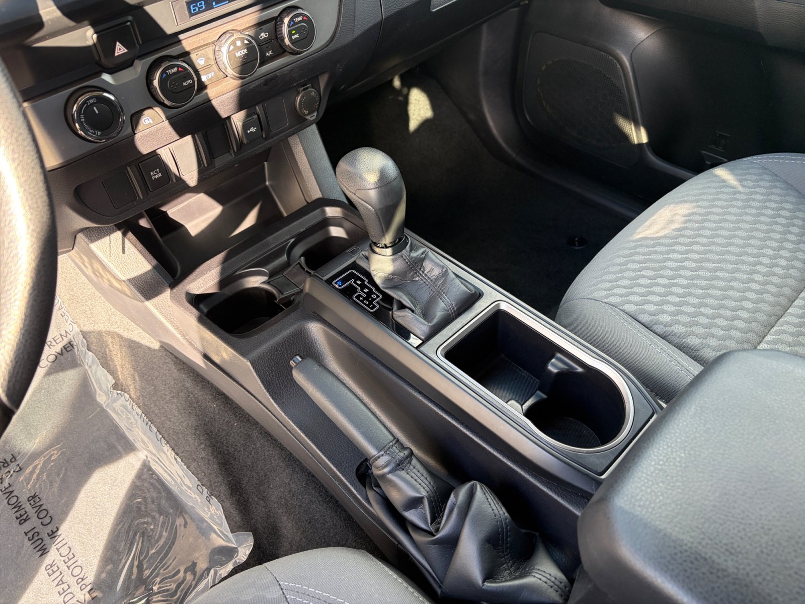 Certified 2021 Toyota Tacoma SR AWD/4WD image 22
