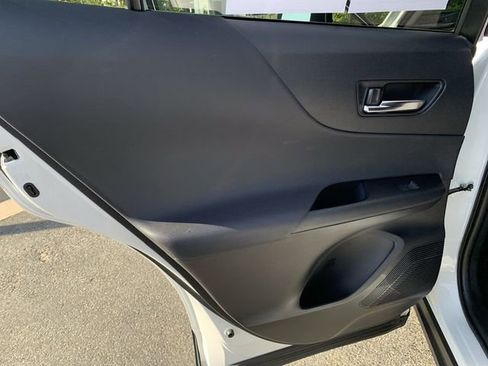 Certified 2023 Toyota Venza LE image 15