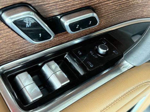 Certified 2024 Land Rover Range Rover SE AWD/4WD image 10