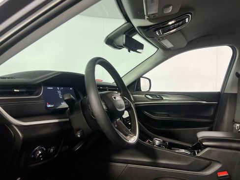 Used 2023 Jeep Grand Cherokee L Limited w/ Luxury Tech Group II image 23