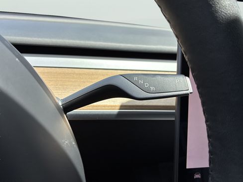 Used 2023 Tesla Model Y Long Range AWD/4WD image 23