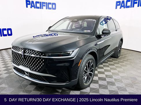 Used 2025 Lincoln Nautilus Premier w/ Equipment Group 102A AWD/4WD image 4