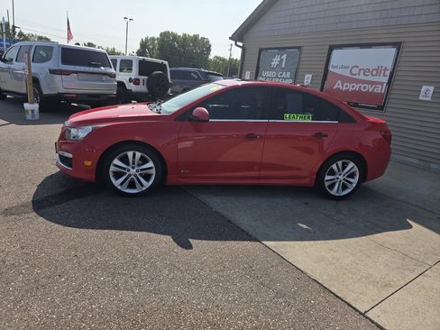 Used 2016 Chevrolet Cruze LT image 8