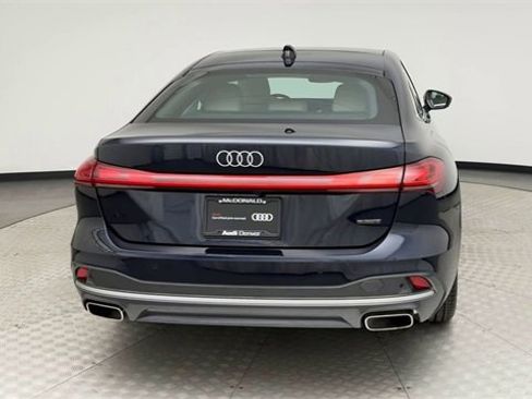 Used 2025 Audi A5 2.0T Prestige image 3