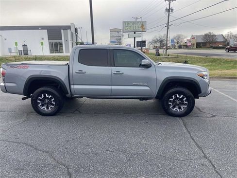 Used 2020 Toyota Tacoma TRD Off-Road image 13