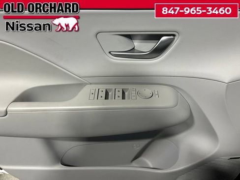 Used 2025 Hyundai Kona Limited AWD/4WD image 9