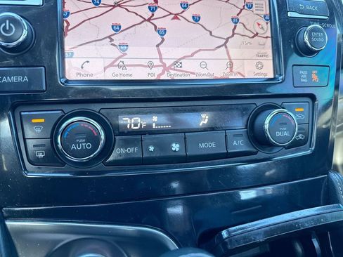 Used 2020 Nissan Maxima Platinum image 17