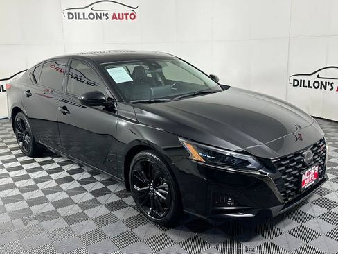 Used 2024 Nissan Altima 2.5 SR w/ SR Premium Package AWD/4WD image 9