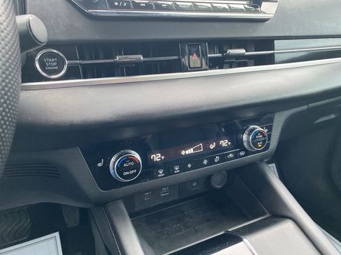 Used 2024 Mitsubishi Outlander SE image 25