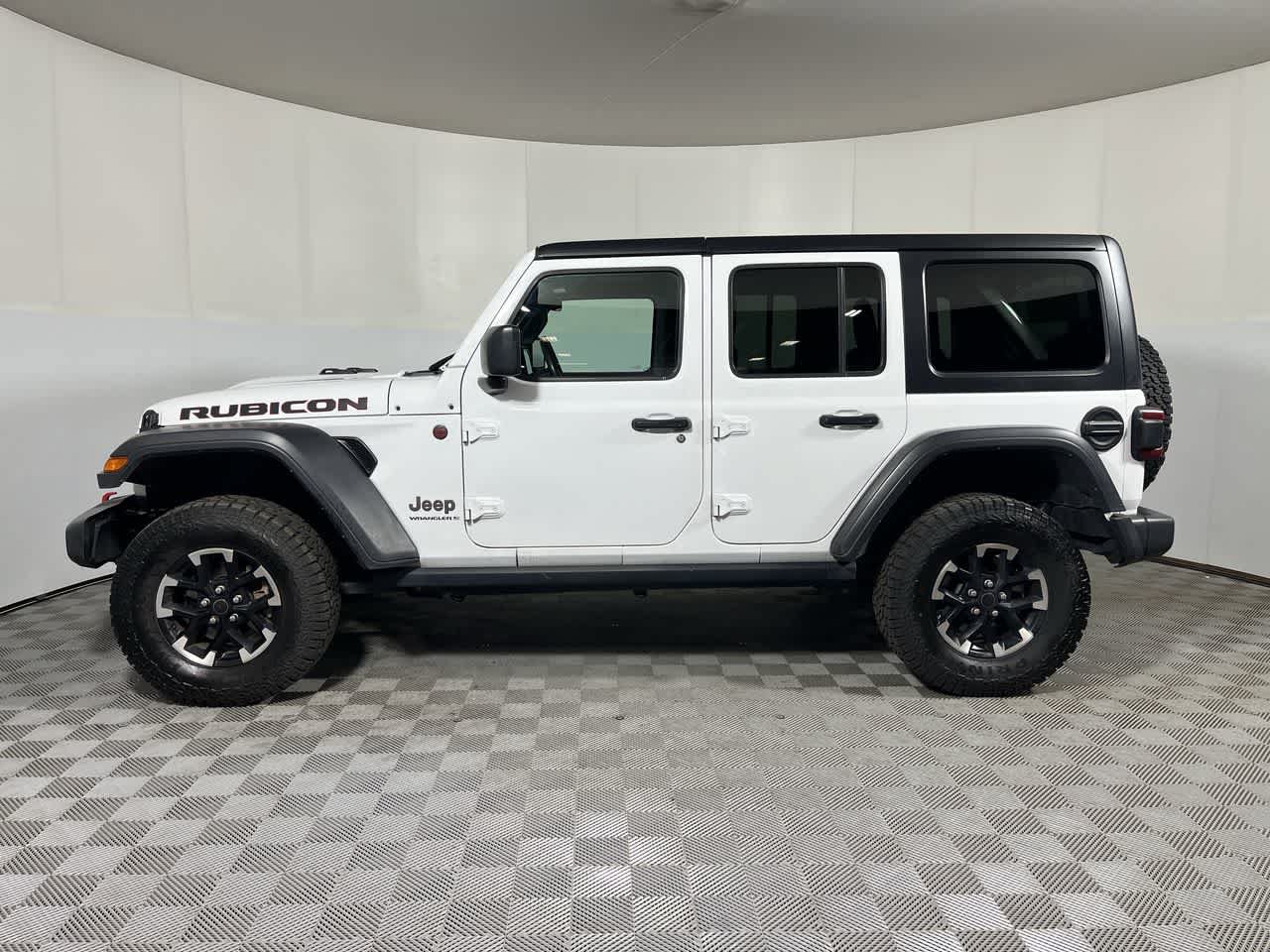Used 2025 Jeep Wrangler Unlimited Rubicon AWD/4WD image 5