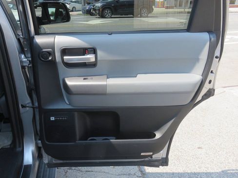 Used 2011 Toyota Sequoia Limited AWD/4WD image 33
