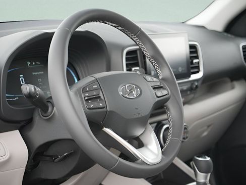 New 2026 Hyundai Venue SEL FWD image 23