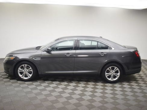 Used 2017 Ford Taurus SEL FWD image 10