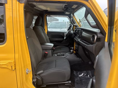 Used 2018 Jeep Wrangler Unlimited Sport S AWD/4WD image 24