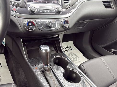 Used 2016 Chevrolet Impala LT w/ Convenience Package image 23